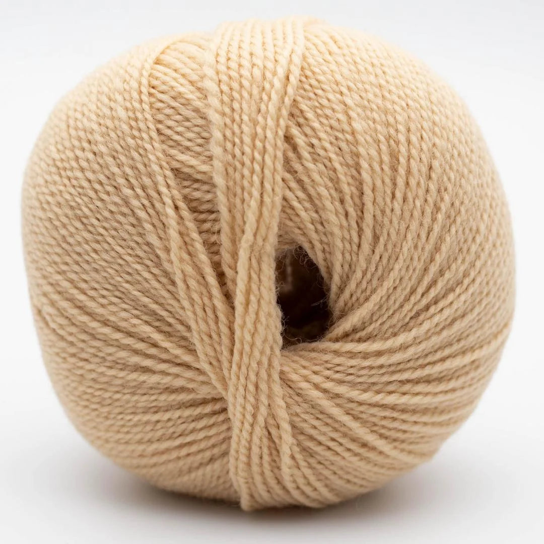 Strickgarn-Ball in Creme/Offwhite