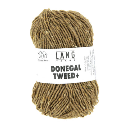 Wollknäuel „Donegal Tweed+“ in olivgrün melierter Optik mit Stricketikett