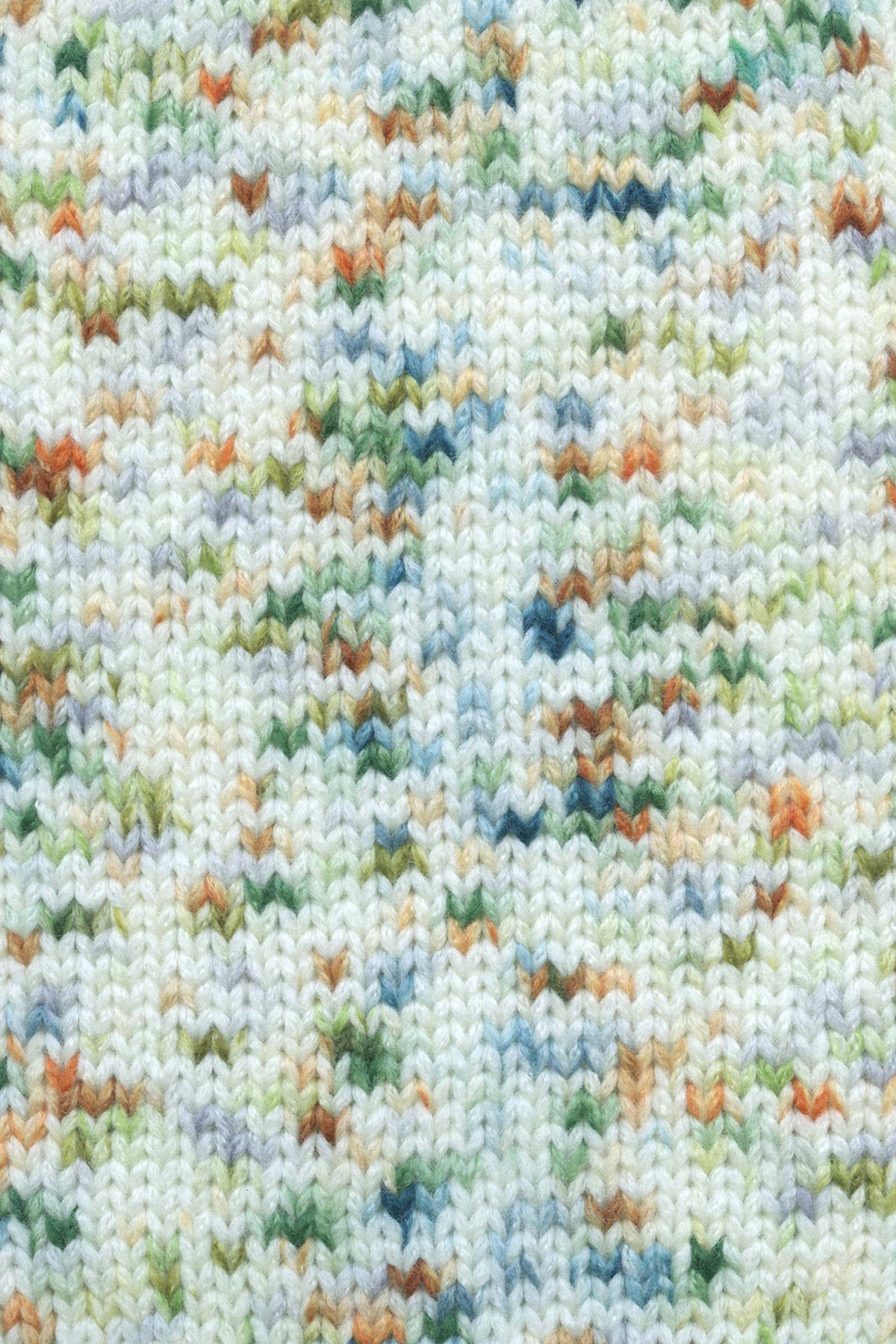 Strickstoff mit Rippenmaschen, mehrfarbige Farbwechsel auf hellem Hintergrund