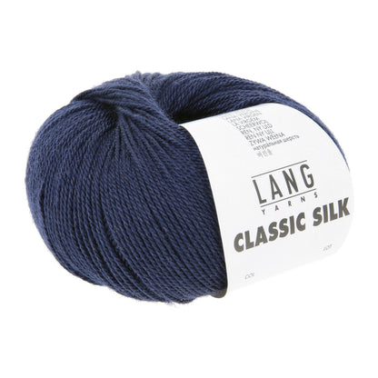 Garnknäuel aus dunkelblauer Seide mit Label