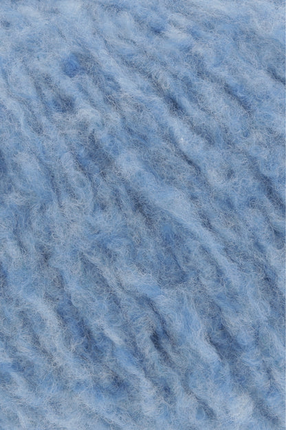 Wollgarn Lang Yarns Piuma, mittelblaues Garn im Detail