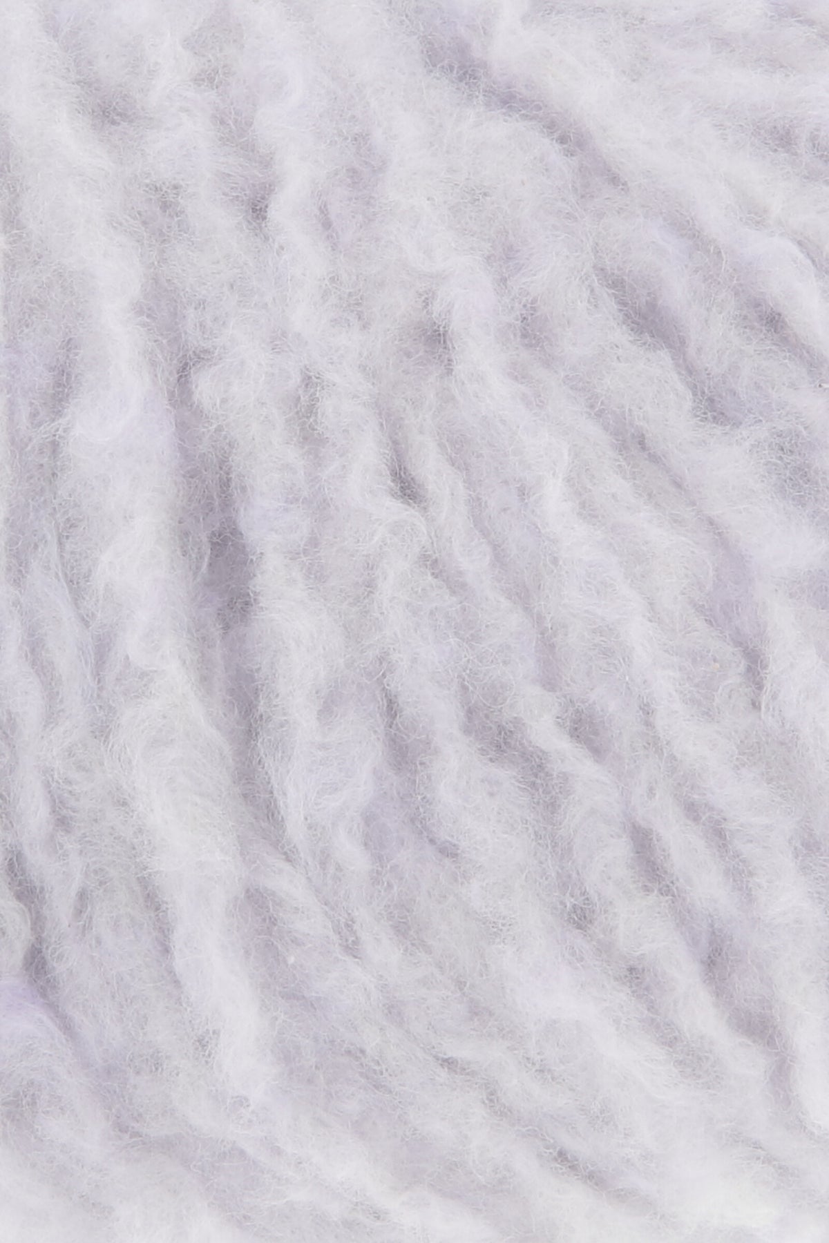 Wollgarn Lang Yarns Piuma, hellgraues Garn als Faserstruktur im Close-up