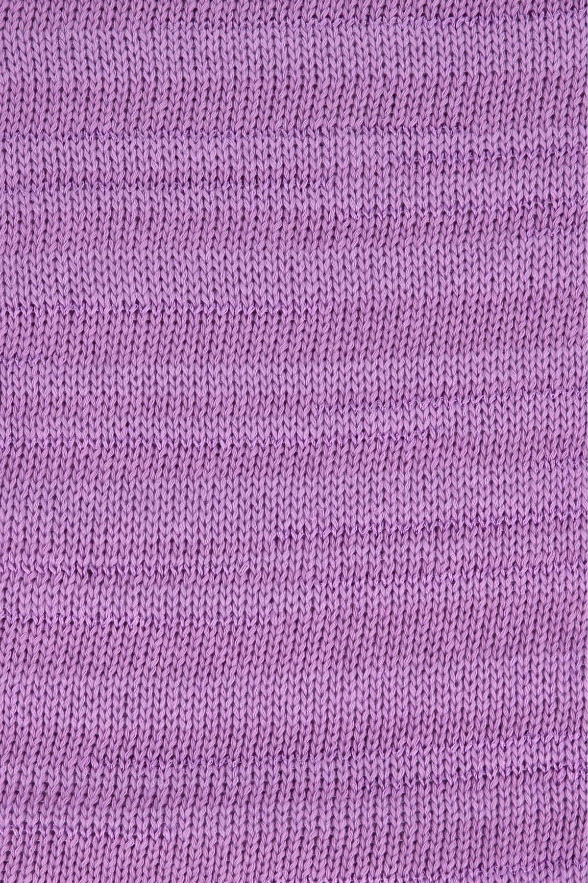 Strickstoff in Mauve mit feinem Maschenbild