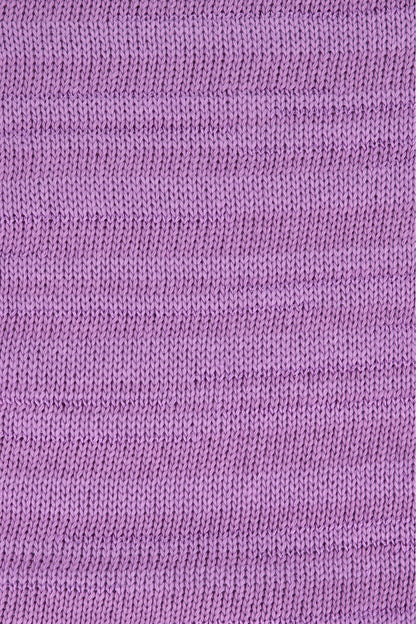 Strickstoff in Mauve mit feinem Maschenbild