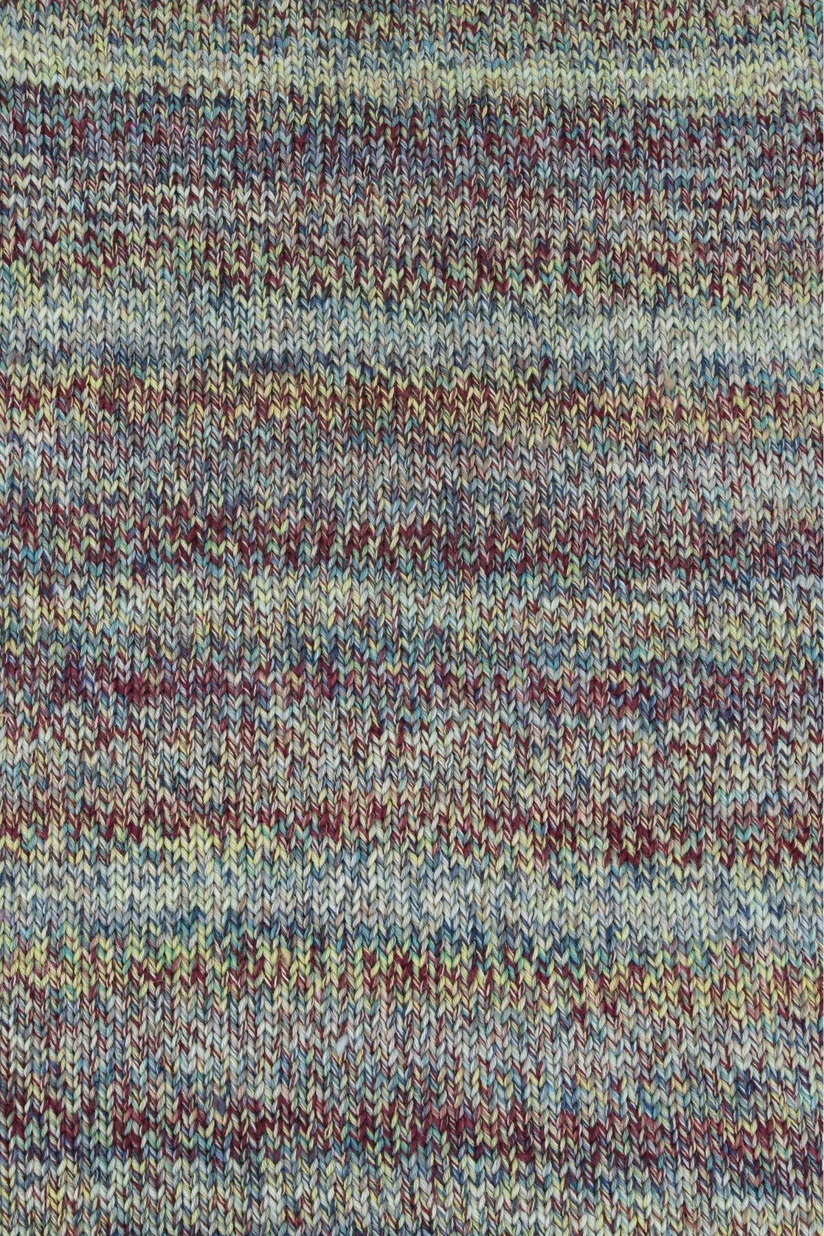 Strickmuster-Stoffprobe des Lang Yarns Prisma-Garns: meliert aus Grau, Blau, Grün und Rot