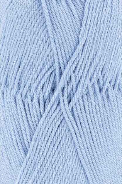 Baumwollgarn Lang Yarns Quattro, hellblau – Fadenstruktur im Detail