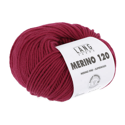 Merino-Garnknäuel in dunklem Beerenrot, mit gedrucktem Label