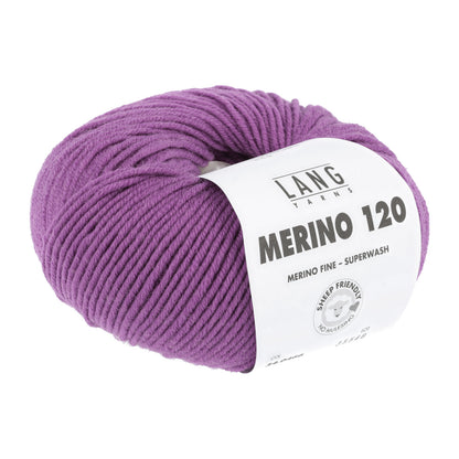Lang Yarns Merino 120 Wollgarn: fliederfarbenes Knäuel mit Etikett