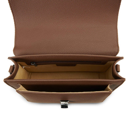 Mittel-Satchel aus braunem Echtleder, geöffnet mit Innenfutter und Magnetverschluss