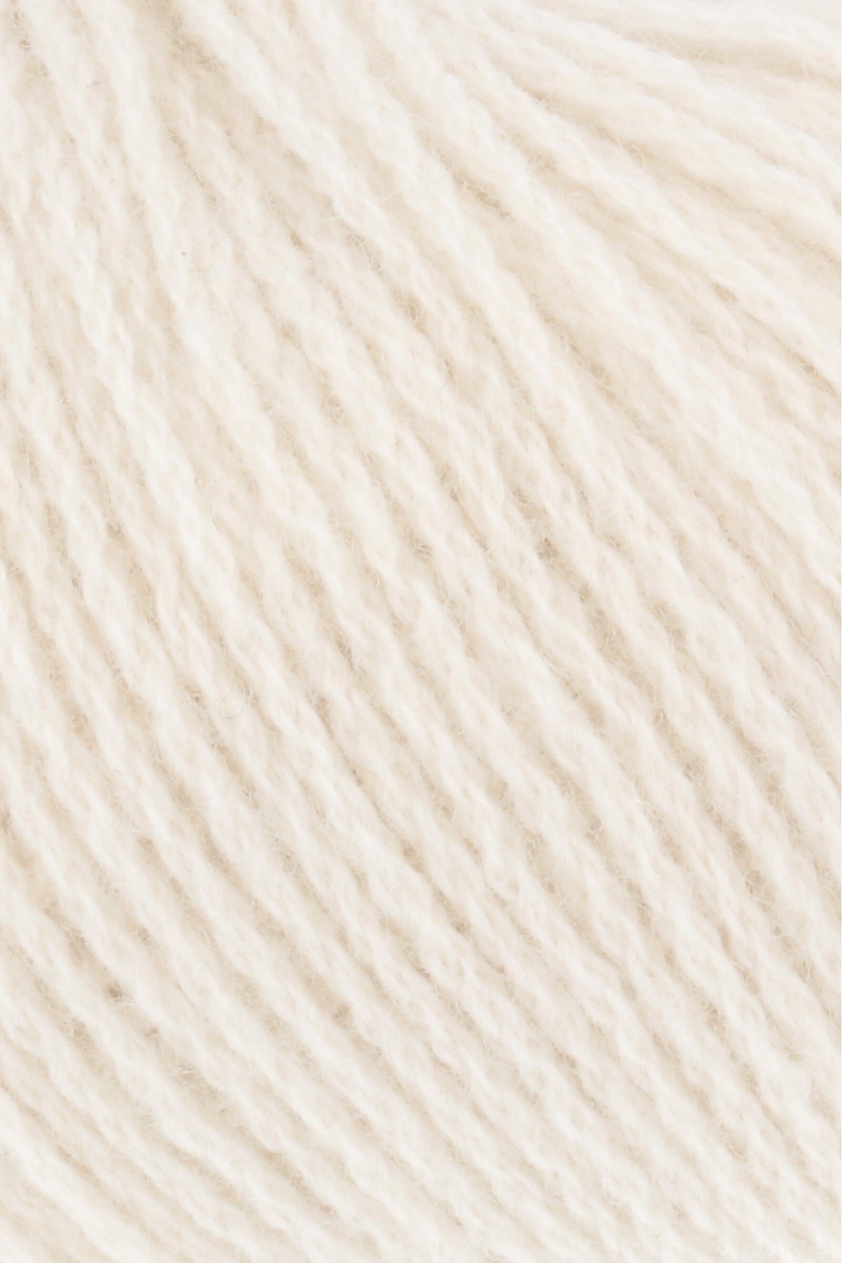 Cashmere-Garn in Offwhite, Nahaufnahme der Faserstruktur