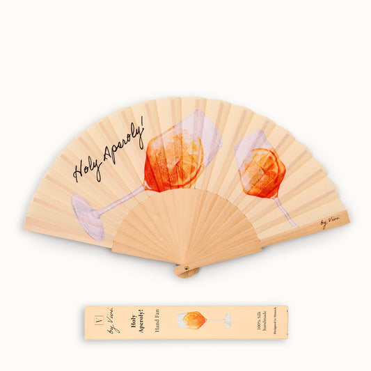 Offener Bambusfächer mit orangefarbenen Cocktail-Illustrationen und lila Schrift